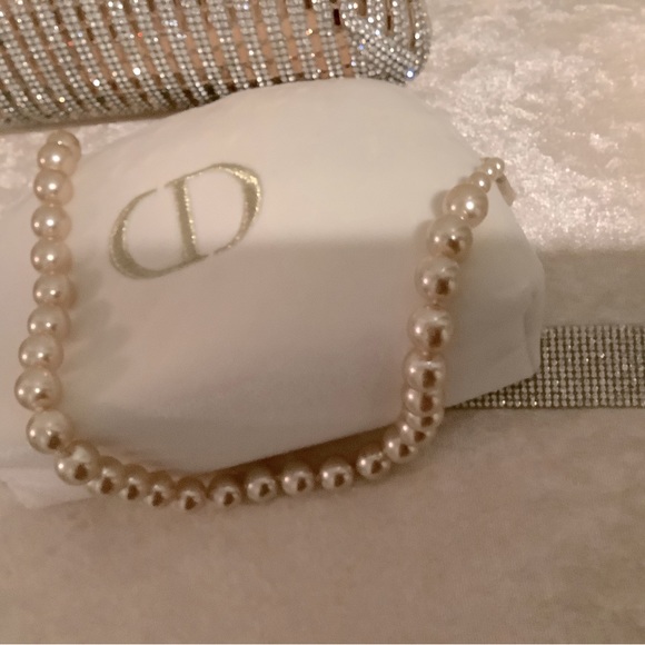 Beautiful Dior velvet bag with pearls - Picture 4 of 7